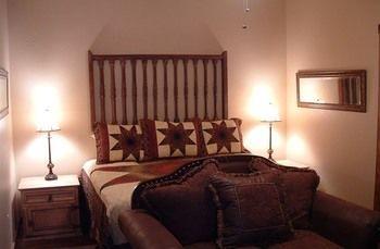Lazy T Bed And Breakfast Фредериксберг Экстерьер фото