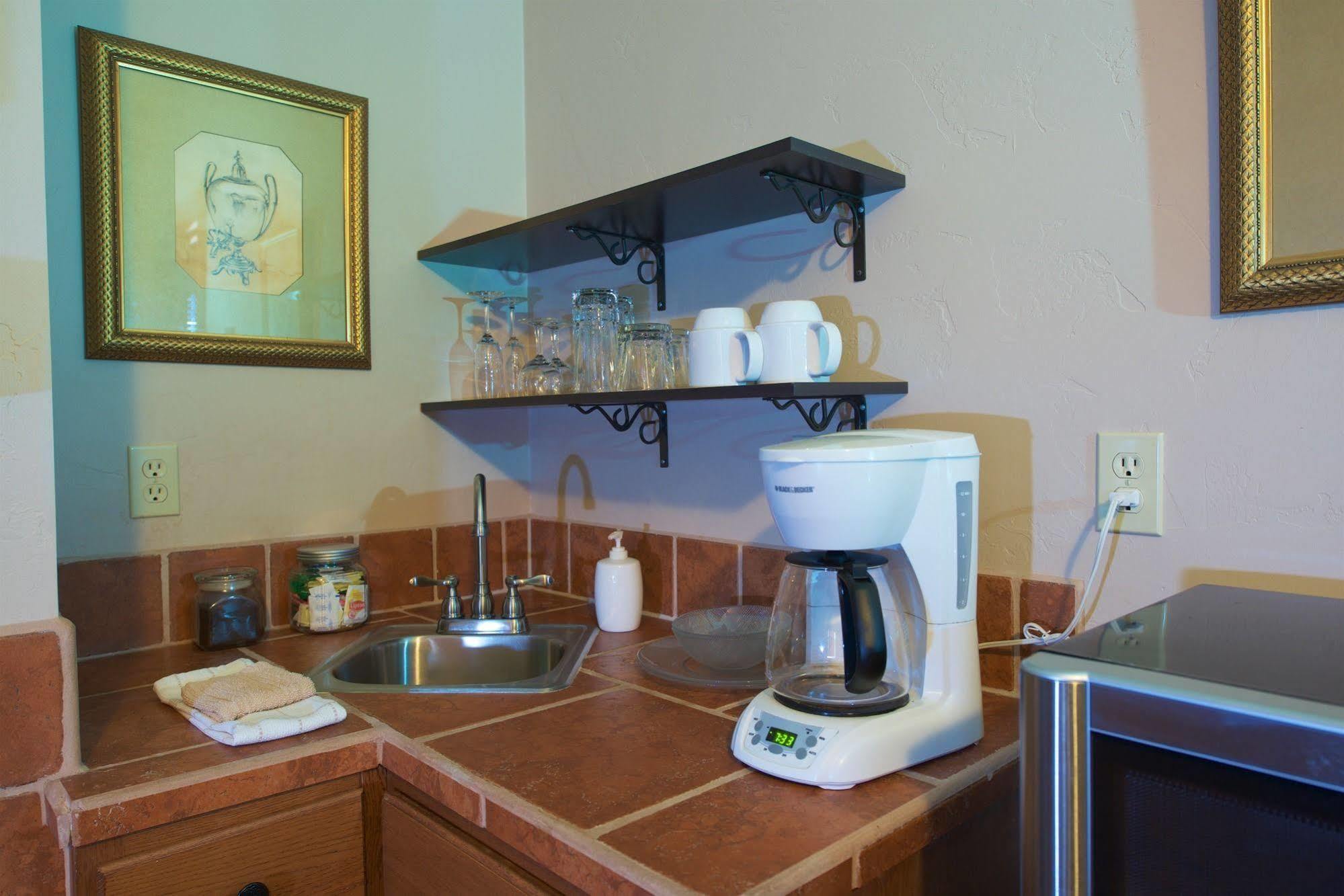 Lazy T Bed And Breakfast Фредериксберг Экстерьер фото